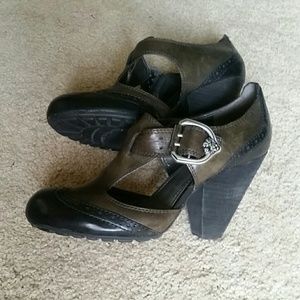 Vince Camuto Black/Grey Banjo Mary Jane Heels 7